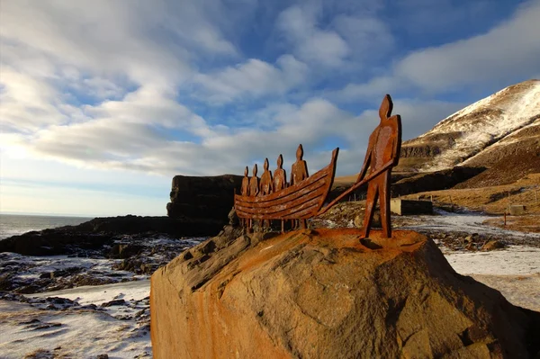 Standbeeld in de natuur in de Faeröer — Stockfoto