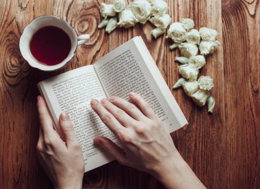 Bir tabloda çay fantezi