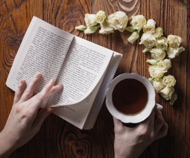 Bir tabloda çay fantezi