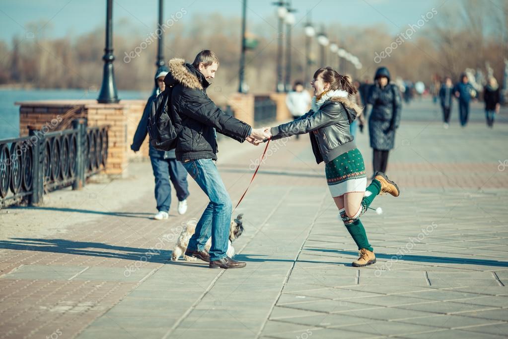 Resultado de imagem para passeando na rua