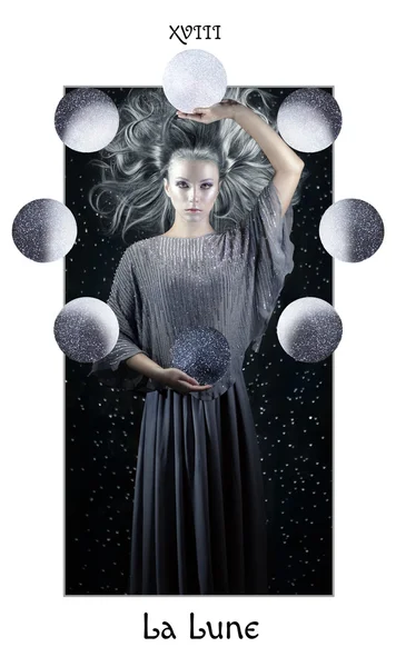 Tarot kartı ay