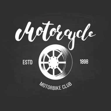 Tasarım için Vektör motosiklet kulübü logosu. Tekerlek ve kelime Motosiklet ile motosiklet kulübü için rozet veya amblem. Dövme veya t-shirt baskı için mürekkep illüstrasyon.