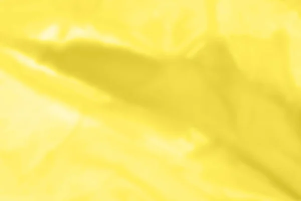 Sfondo giallo olografico astratto. Pellicola illuminante fluida al neon in stile unicorno. Marmo dalla texture futuristica cangiante. Stile di tendenza anni '90. — Foto Stock