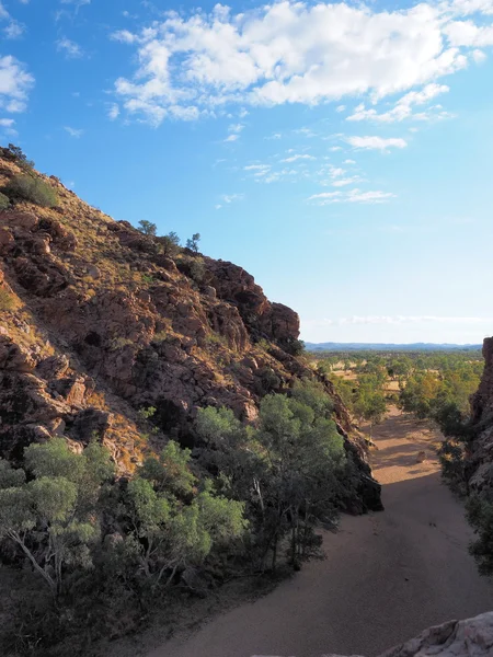 Emily Gap after sunrise to the west — Stock Photo, Image