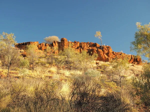 Formazione rocciosa dell'outback incandescente del MacDonn — Foto Stock