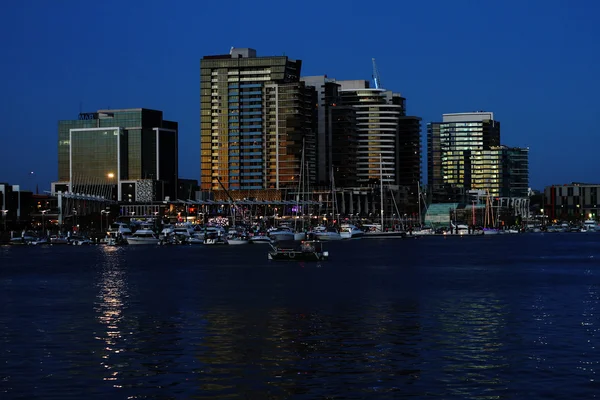 Dock land politiedistrict skyline na zonsondergang — Stockfoto