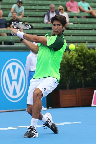 Fernando Verdasco em uma Exposição Match acabou por uma fatia de backhand na linha de base — Fotografia de Stock