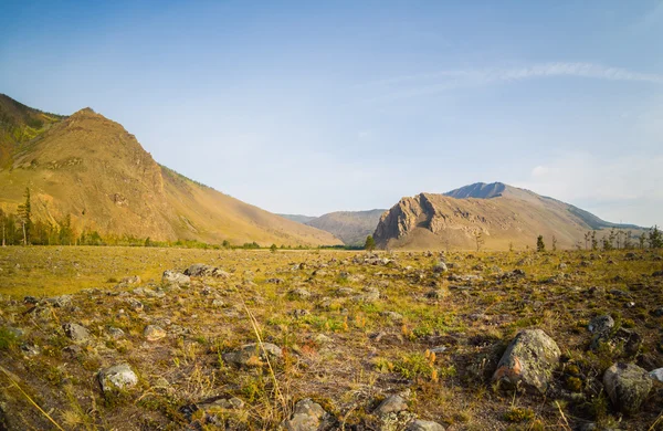 Sarminskoe Gorge Baykal Gölü üzerinde