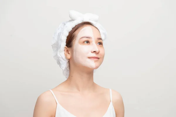 Young Woman Facial Mask — Stock Photo, Image