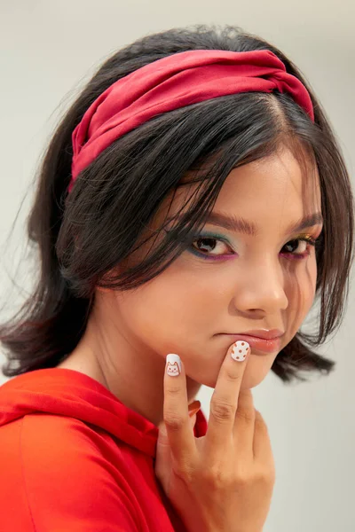 Cara Menina Moda Bonita Maquilhagem Manicure — Fotografia de Stock