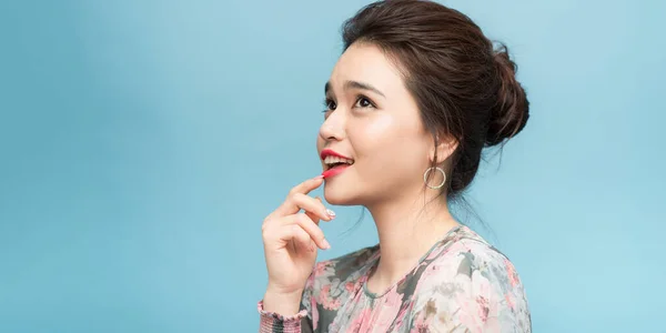 Young Elegant Beautiful Asian Woman Smiling Isolated Blue Background — Stock Photo, Image