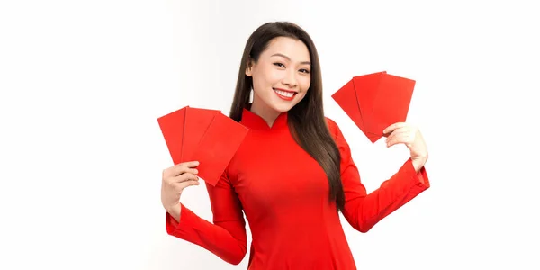 Красивая Азиатская Женщина Носить Дай Взять Красные Конверты Китайском Новом — стоковое фото
