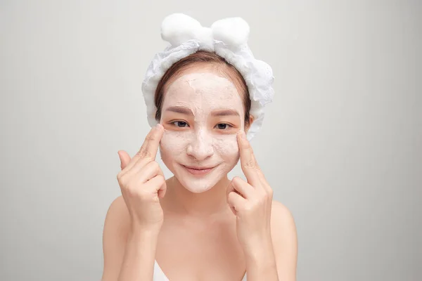 Portrait Young Beautiful Asian Woman Applicting Facial White Clay Mask — Stok Foto