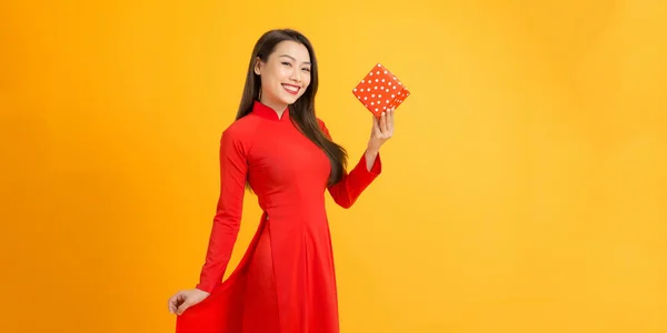 Mulher Vietnamita Segurar Com Caixa Presente Conceito Feliz Ano Novo — Fotografia de Stock