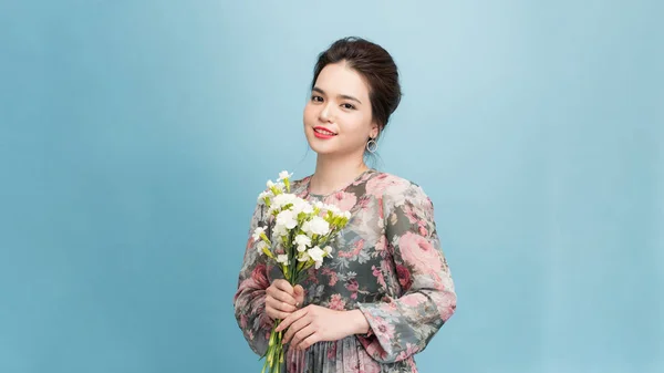 Sideways Shot Pleased Attractive Young Woman Holds Spring Flowers Poses — Stock Photo, Image