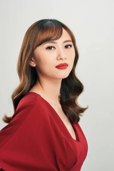 Asiática Hermosa Mujer Con Lápiz Labial Rojo Aislado Sobre Fondo — Foto de Stock