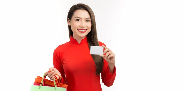 Retrato Bonito Jovem Asiática Usar Vestido Vietnamita Com Saco Compras — Fotografia de Stock