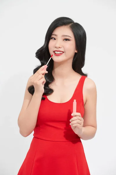 Atractivo Hermoso Chica Asiática Pintar Los Labios Lápiz Labial Rosa — Foto de Stock
