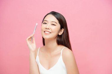 Güzel bir el, güzel bir kaş, güzel bir yüz ve kafa.