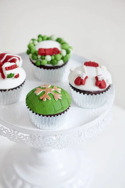 Navidad Festiva Temporada Mini Postre Cupcakes Rojo Tradicional Verde Símbolos — Foto de Stock