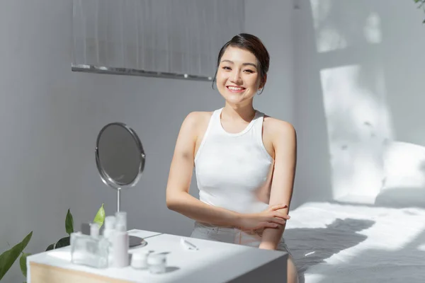 Asia Chica Cuidado Piel Con Feliz Con Fresco Estilo Vida — Foto de Stock