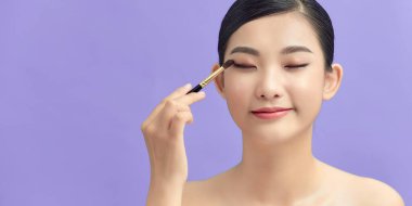 Makyajlı genç, güzel bir manken.