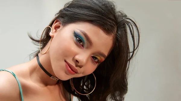 Gyönyörű Közelkép Portré Fiatal Ázsiai Piros Ajkak Tökéletes Bőr Szivárvány — Stock Fotó