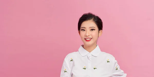 Retrato Hermosa Joven Mujer Asiática Con Piel Impecable Maquillaje Perfecto —  Fotos de Stock