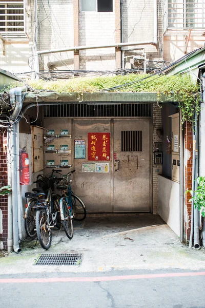 Taiwan Luglio 2018 Bicicletta Epoca Contro Muro Della Vecchia Casa — Foto Stock