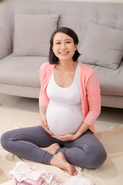 Zwangere Vrouw Thuis Klaar Voor Bevalling — Stockfoto