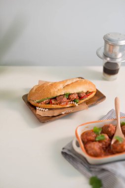 Vietnam ekmeği, Vietnam mutfağında popüler yemek ve özel kültür.