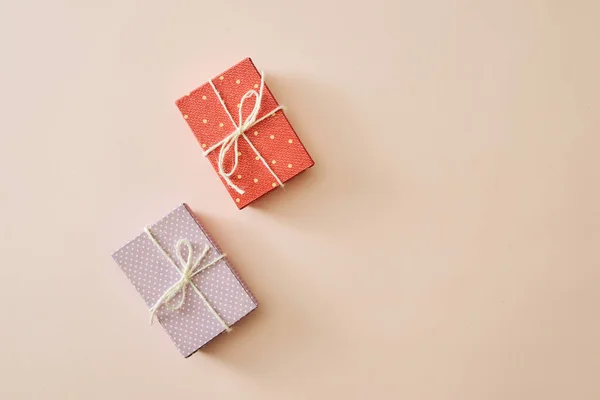 Flatlay Avec Des Cadeaux Dans Des Boîtes Enveloppées Vue Dessus — Photo