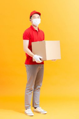 Kovid19 salgını sırasında postacı ve market teslimat servisi