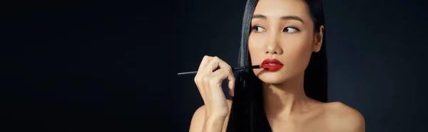 Wanita Cantik Mengecat Bibir Dengan Lipstik Wajah Wanita Cantik Detail — Stok Foto