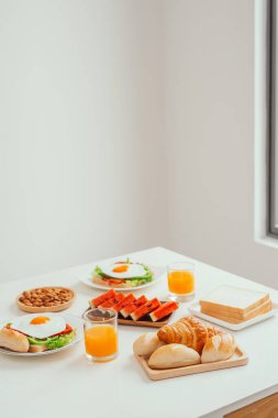 sağlıklı bir kahvaltı masasında yakın çekim