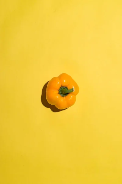 Żółta Papryka Minimalna Koncepcja Zdrowej Żywności — Zdjęcie stockowe
