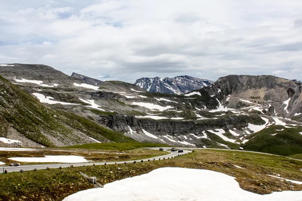 Strada di montagna. Alpi austriache — Foto Stock
