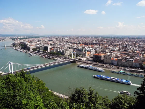 Stadsbilden i Budapest, Visa från Gellert Hill. — Stockfoto