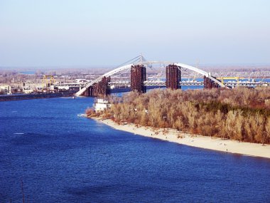 Cityscape Kiev ve Dinyeper Nehri. Ukrayna.