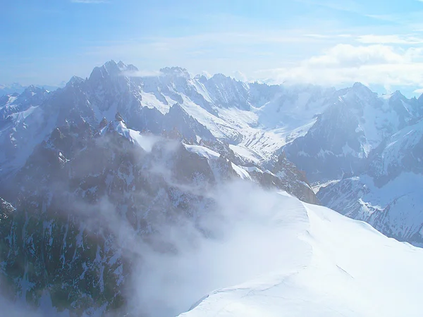 A tetejét a Mont Blanc-hegység. — Stock Fotó