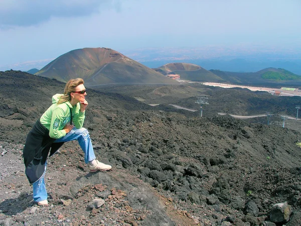 Között a kráterek az Etna. — Stock Fotó