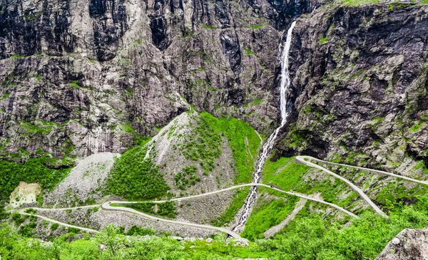 Trollstigen Troll Scale Una Strada Serpentina Montagna Che Popolare Attrazione — Foto Stock