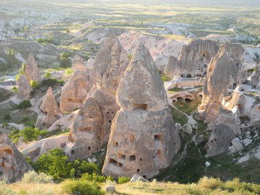 Yumuşak volkanik tüf evler.