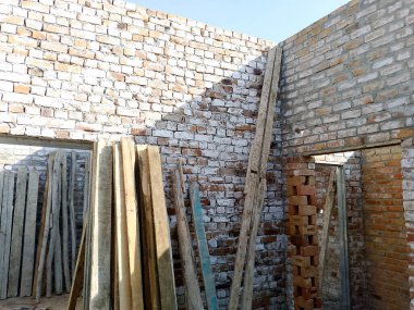 İnşaatta Lintel Biçimi olarak kullanılan tahta panjur