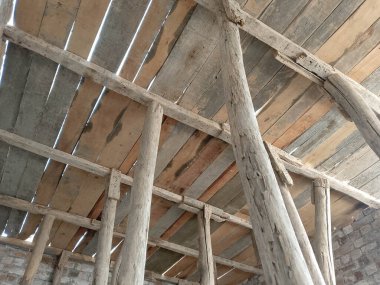 İnşaatta Lintel Biçimi olarak kullanılan tahta panjur