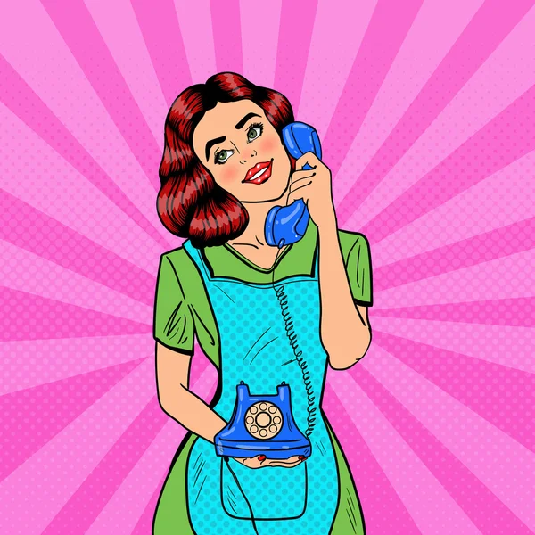 Молодая красавица-домохозяйка в Фартуке разговаривает по телефону. Поп-арт Векторная иллюстрация — стоковый вектор