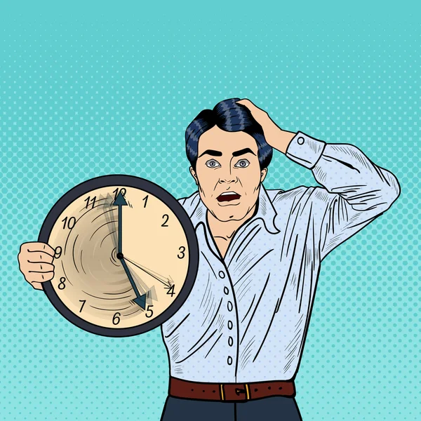Стрессовый поп-арт бизнесмен держит большие часы в рабочем графике. Векторная иллюстрация — стоковый вектор