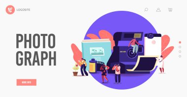 Dev Fotoğraf Makinesi İniş Sayfası Şablonu 'nda küçük fotoğrafçılar. Yaratıcı Meslek, Meslek. Karakterler Fotoğraflama