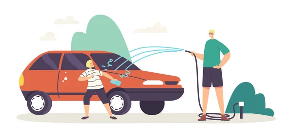 Gelukkige familie karakters vader en kleine zoon hebben plezier, spetteren water uit slang terwijl wassen auto op Cottage Yard — Stockvector