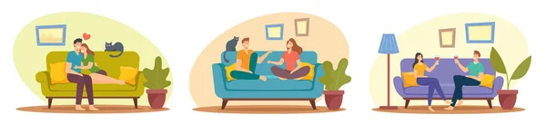 Installez des couples heureux assis sur le canapé à la maison, buvant du vin, étreignant, bavardant. Personnages familiaux masculins et féminins Loisirs — Image vectorielle
